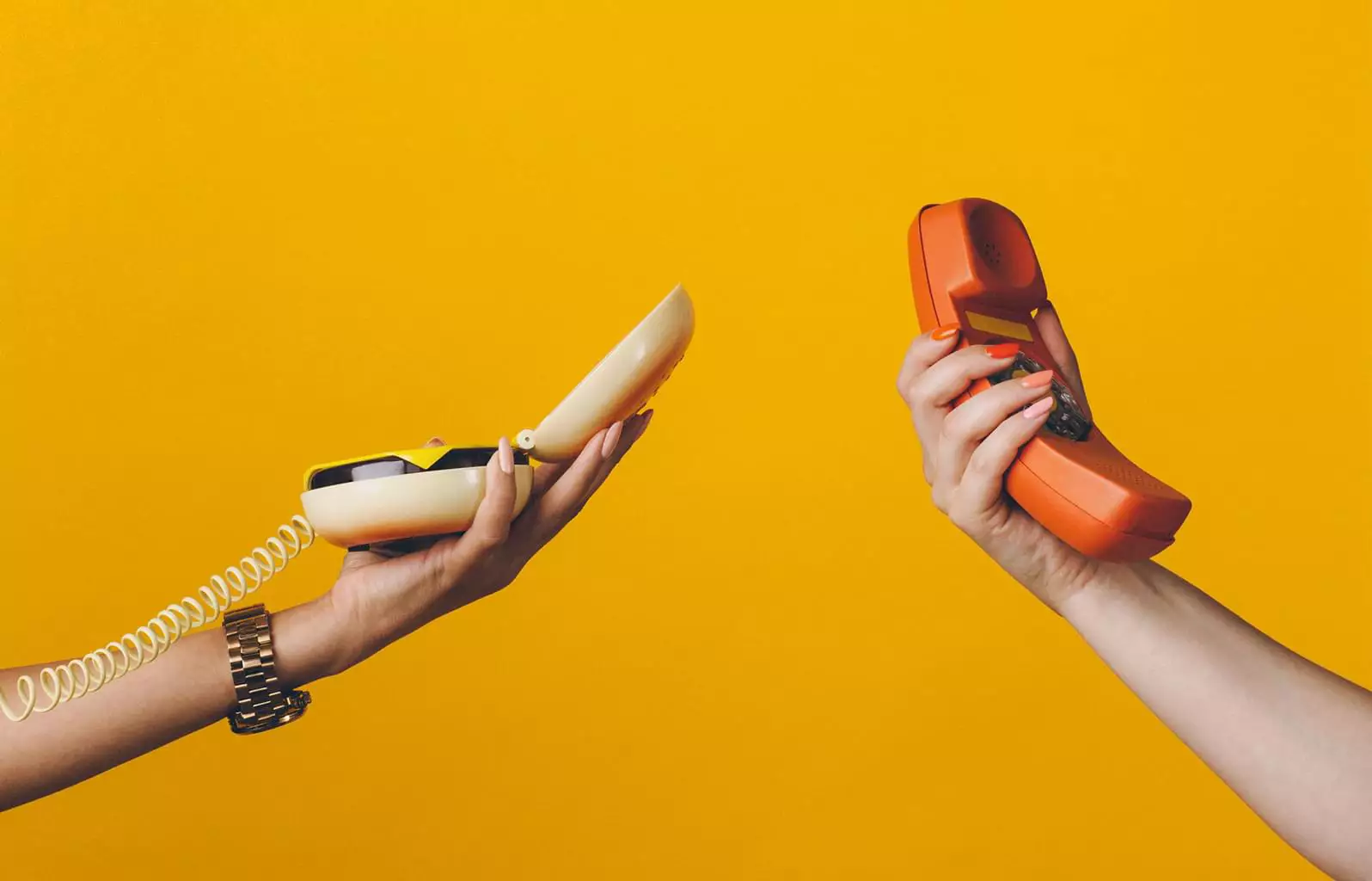 Collaborate across your ecosystem with Side Conversations