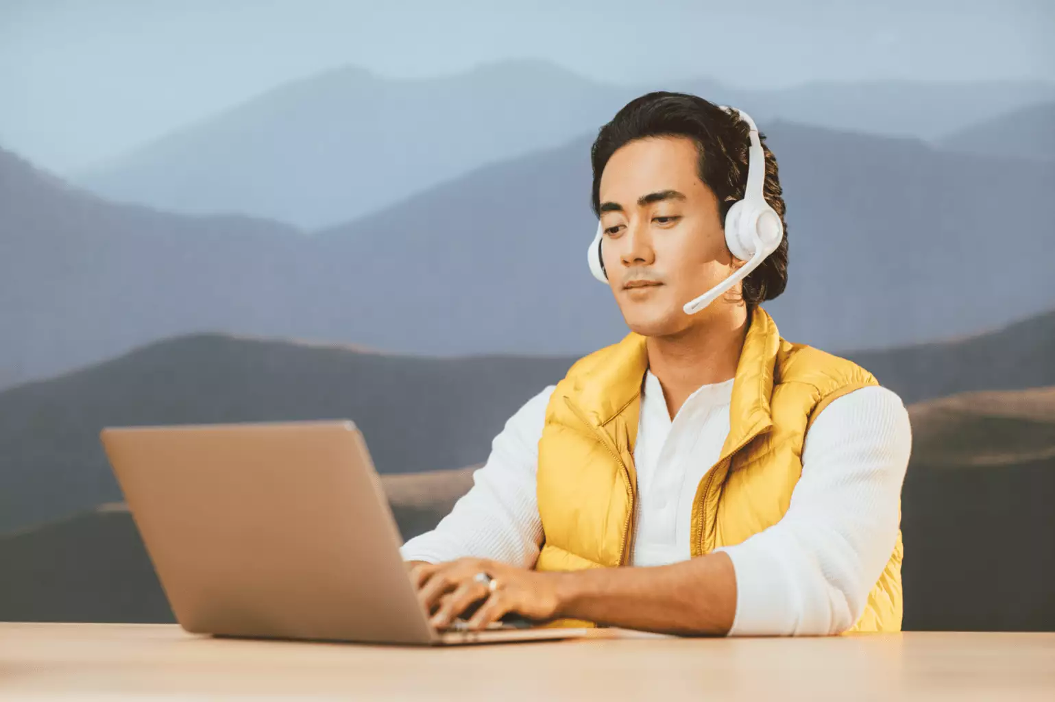 The rise of Shadow AI in CX: 4 benefits to an integrated strategy